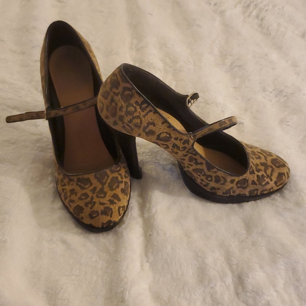 Leopard heels
